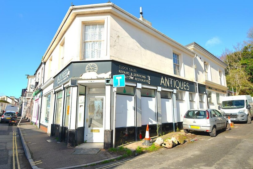 Dawlish EX7 Property to rent - £995 pcm (£230 pw)