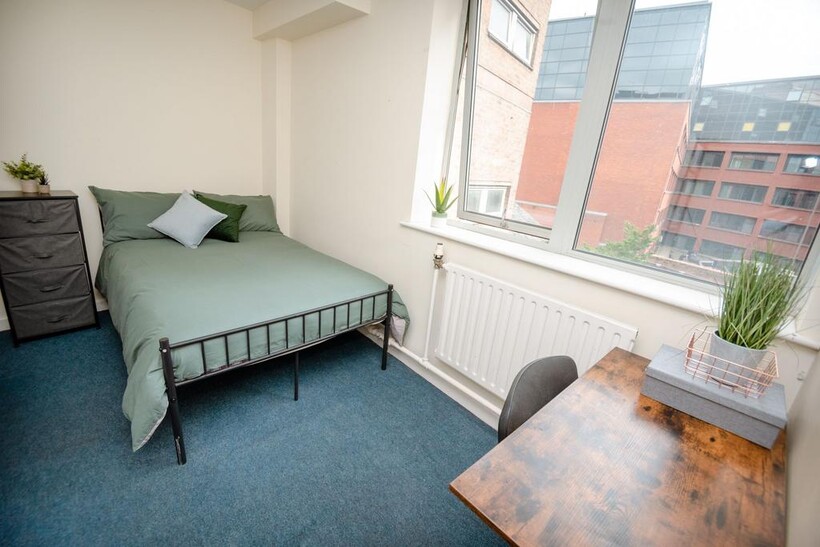 Flat 13, Royal House, 11-13 Goldsmith... 3 bed flat to rent - £2,054 pcm (£474 pw)