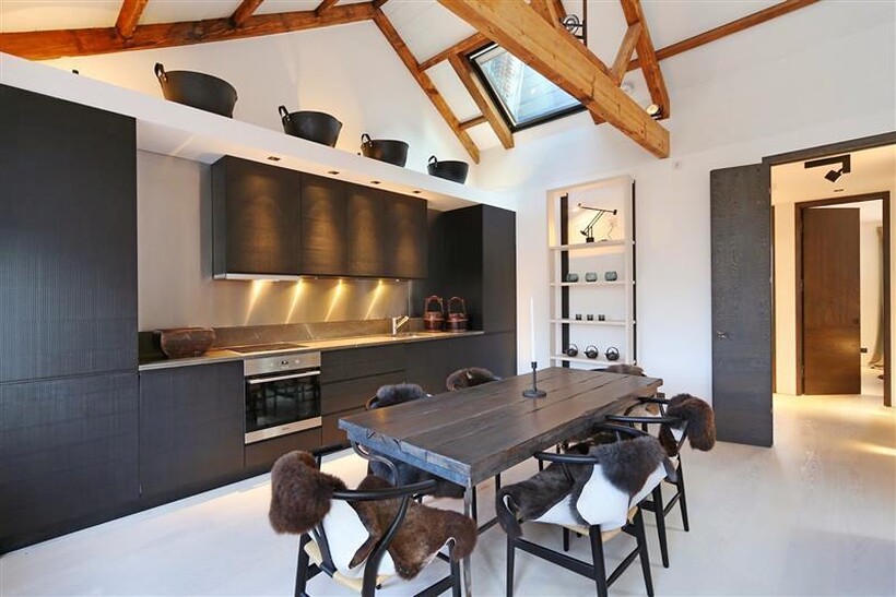 Cadogan Square, Knightsbridge... 2 bed flat to rent - £12,783 pcm (£2,950 pw)