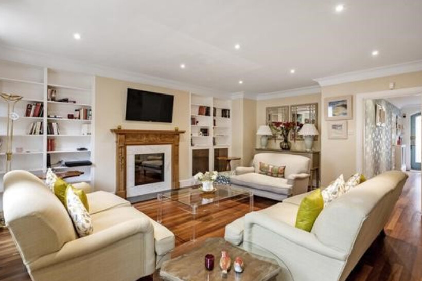 London SW3 4 bed terraced house to rent - £12,133 pcm (£2,800 pw)