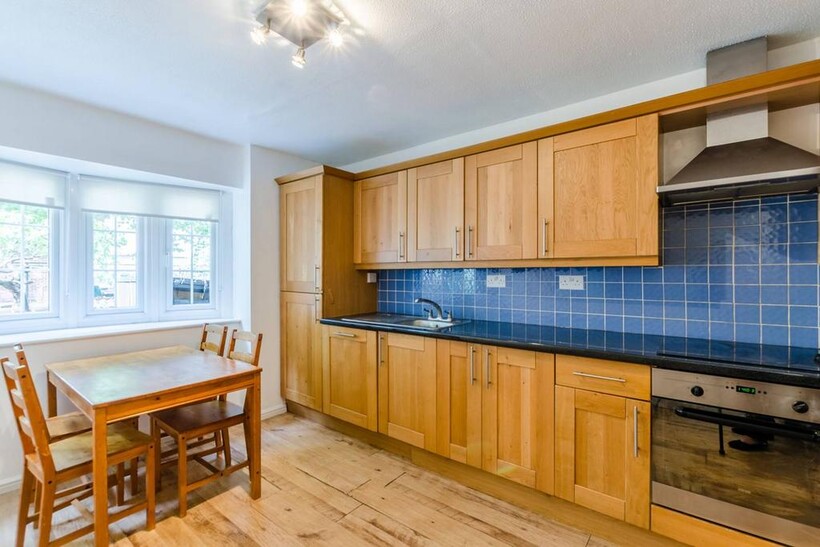St James's Road, Bermondsey, London... 3 bed house to rent - £2,995 pcm (£691 pw)
