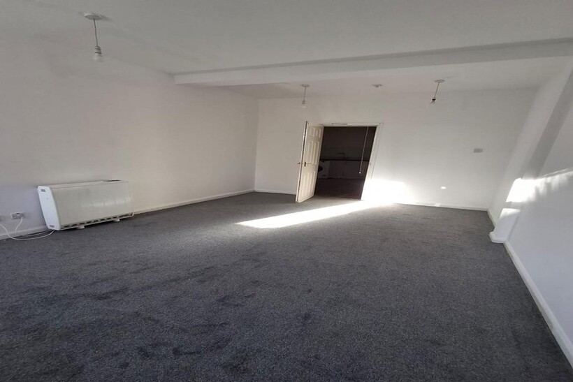 379A Eastern  Avenue, London IG2 2 bed apartment to rent - £2,200 pcm (£508 pw)