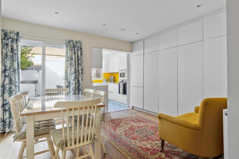 Roupell Street, London SE1 3 bed apartment to rent - £4,983 pcm (£1,150 pw)
