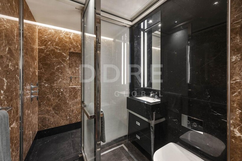 Curzon Street, London, W1J 1 bed apartment to rent - £8,667 pcm (£2,000 pw)
