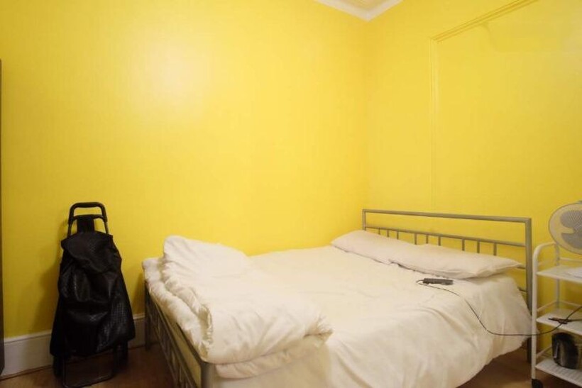 Sibley Grove, London E12 1 bed in a house share to rent - £780 pcm (£180 pw)