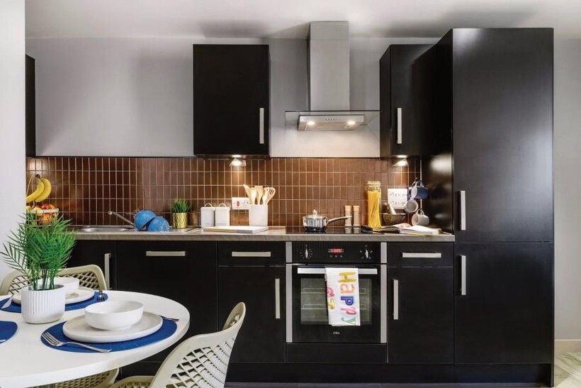 Portobello Point, 2 Portobello... 4 bed flat share to rent - £1,647 pcm (£380 pw)