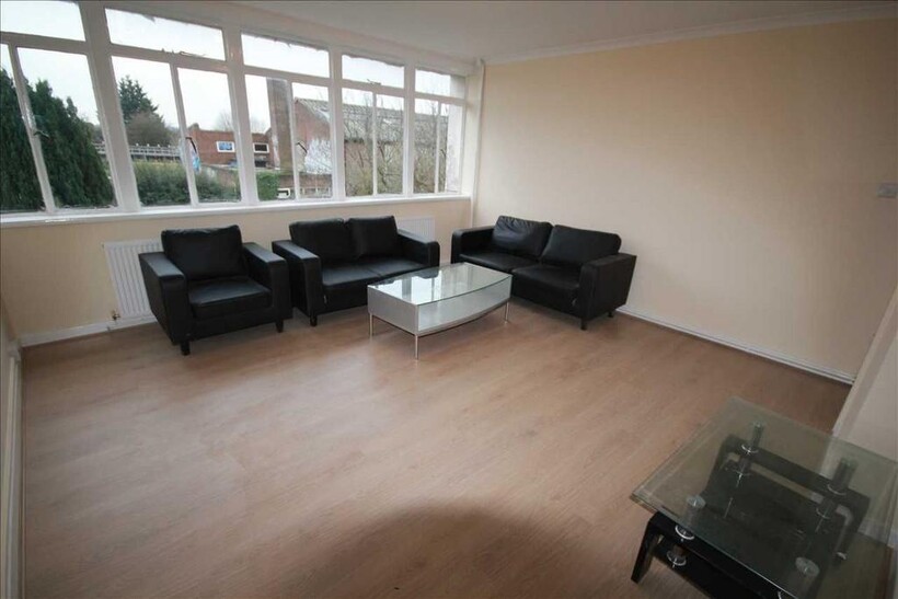 283-295 Pinner Road, Harrow HA1 2 bed flat to rent - £1,600 pcm (£369 pw)