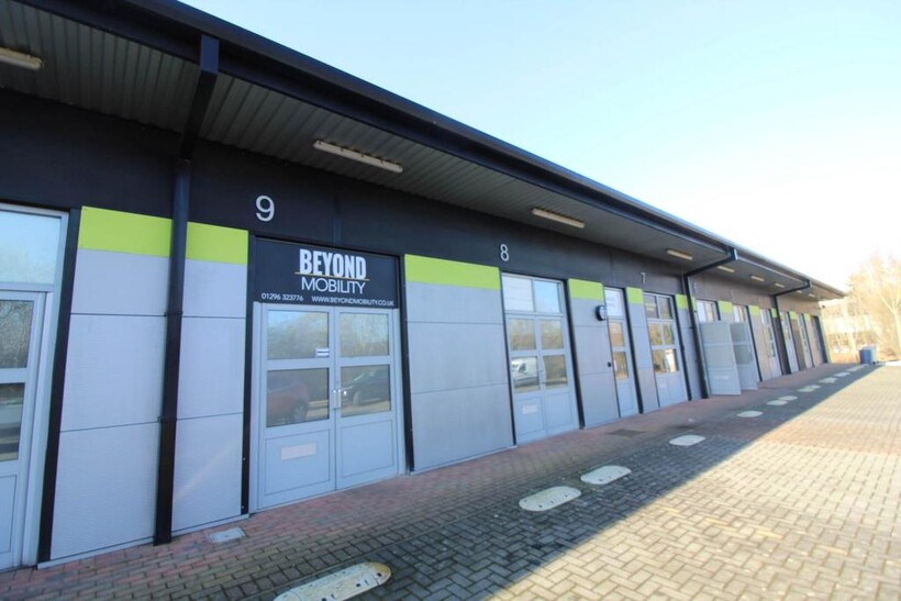 Smeaton Close, Aylesbury HP19 Property to rent - £780 pcm (£180 pw)