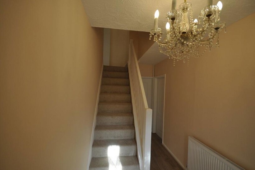 Dovedale Road, Ettingshall... 3 bed detached house to rent - £1,395 pcm (£322 pw)