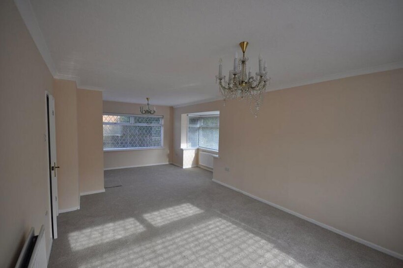 Dovedale Road, Ettingshall... 3 bed detached house to rent - £1,395 pcm (£322 pw)