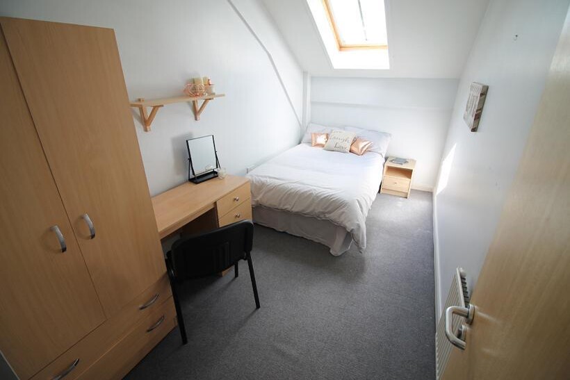 156d, Mansfield Road, NOTTINGHAM NG1 3HW 4 bed flat to rent - £2,167 pcm (£500 pw)