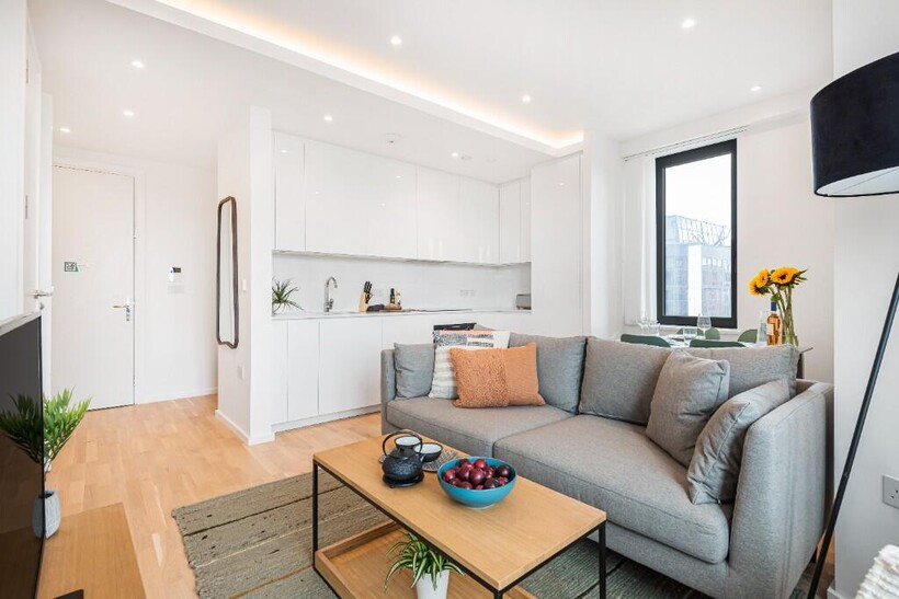 Queens Road, Reading RG1 2 bed apartment to rent - £2,120 pcm (£489 pw)