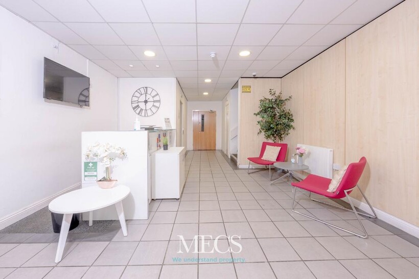 Trinity Point, New Road, Halesowen... Property to rent - £700 pcm (£162 pw)