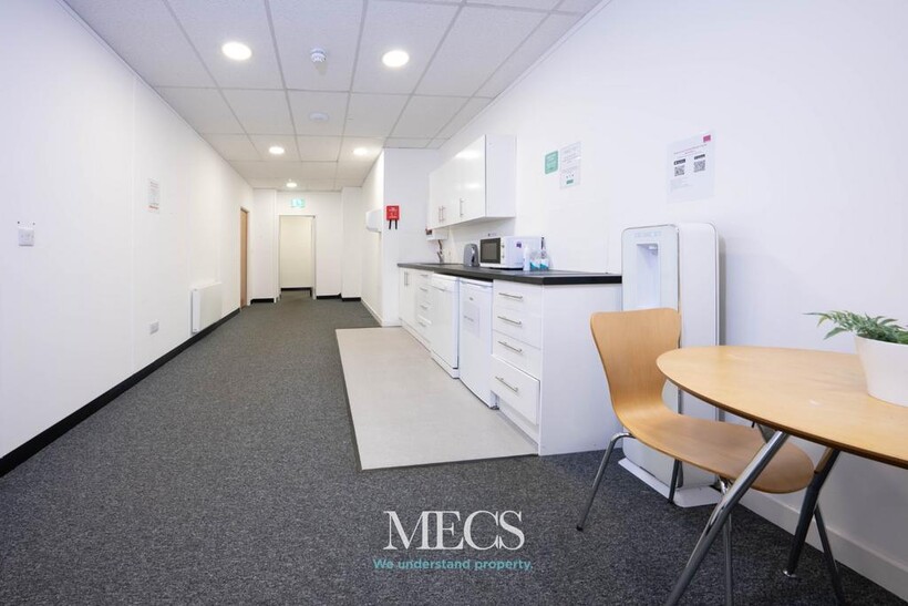 Trinity Point, New Road, Halesowen... Property to rent - £700 pcm (£162 pw)