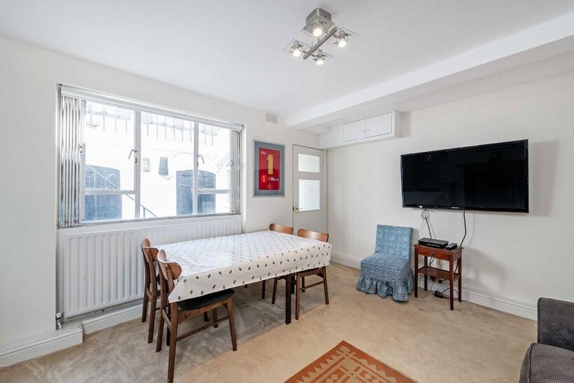 Westmoreland Terrace, London SW1V 1 bed flat to rent - £1,842 pcm (£425 pw)