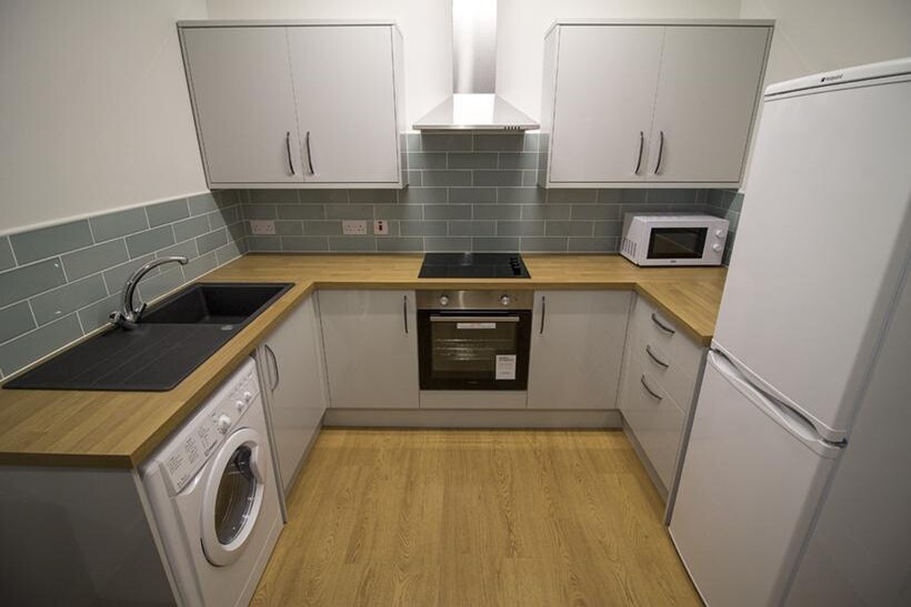 247 Mansfield Road Flat 5, NOTTINGHAM... 4 bed flat to rent - £2,167 pcm (£500 pw)