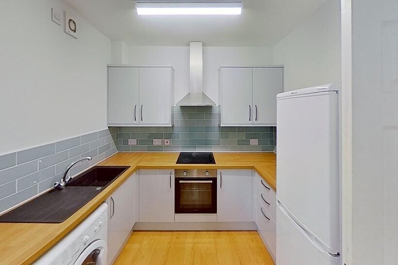 Flat 3, 247 Mansfield Road... 4 bed flat share to rent - £2,167 pcm (£500 pw)
