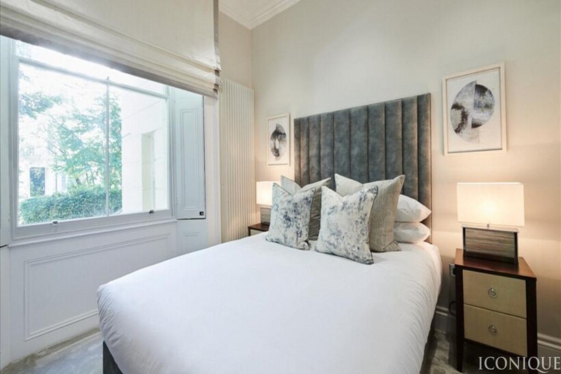 Kensington Gardens Square, London, W2 4 1 bed apartment to rent - £3,423 pcm (£790 pw)