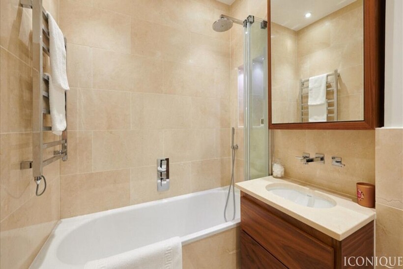 Kensington Gardens Square, London, W2 4 1 bed apartment to rent - £3,423 pcm (£790 pw)