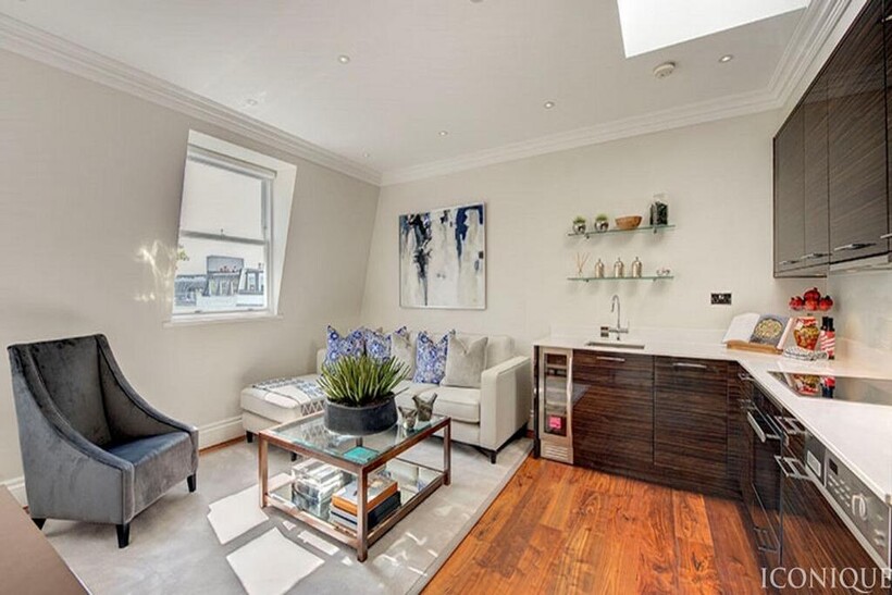 Kensington Gardens Square, London, W2 4 2 bed apartment to rent - £5,633 pcm (£1,300 pw)