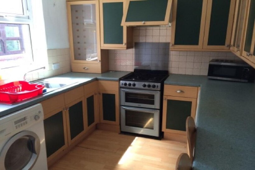 Nottingham NG7 5 bed house to rent - £391 pcm (£90 pw)