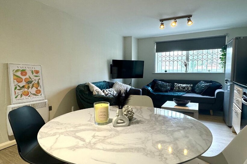 Nottingham NG7 5 bed flat to rent - £478 pcm (£110 pw)