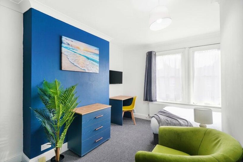 Grange Park, London W5 1 bed in a house share to rent - £1,075 pcm (£248 pw)