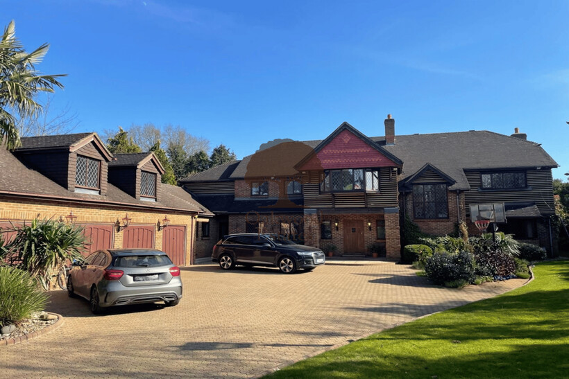 Stoke Park Avenue, Farnham Royal SL2 5 bed detached house to rent - £6,250 pcm (£1,442 pw)