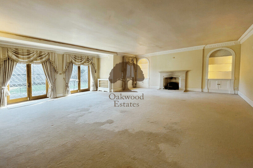 Stoke Park Avenue, Farnham Royal SL2 5 bed detached house to rent - £6,250 pcm (£1,442 pw)