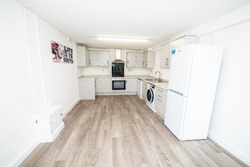 Birmingham B29 1 bed in a house share to rent - £565 pcm (£130 pw)