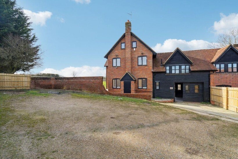Hyde Heath, Amersham, HP6 5RQ 7 bed link detached house to rent - £4,725 pcm (£1,090 pw)