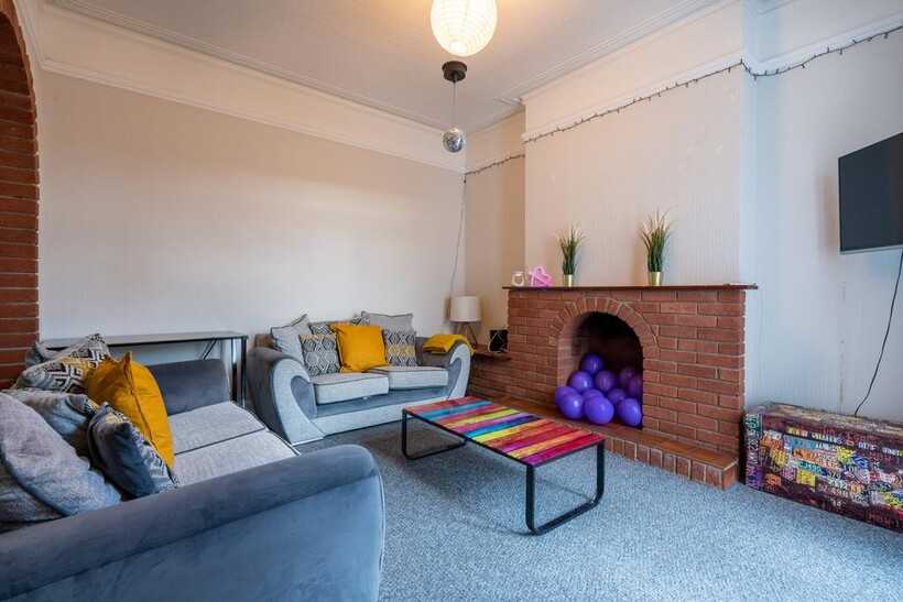 Richmond Road - Student House - 25/26 4 bed terraced house to rent - £400 pcm (£92 pw)