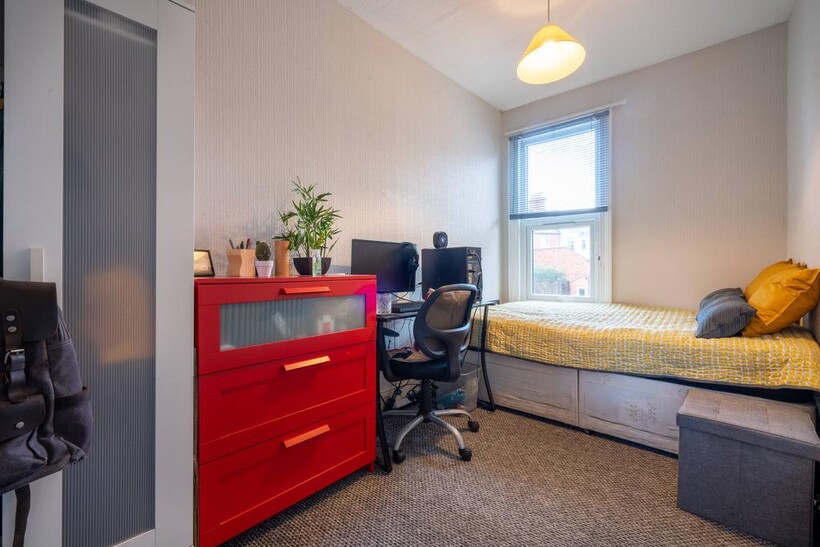 Richmond Road - Student House - 25/26 4 bed terraced house to rent - £400 pcm (£92 pw)