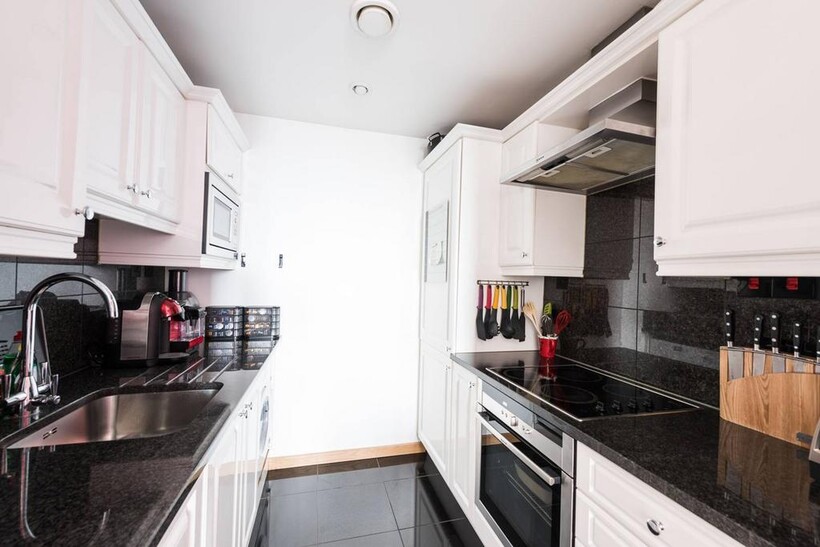 Cromwell Road, South Kensington... 1 bed flat to rent - £3,142 pcm (£725 pw)
