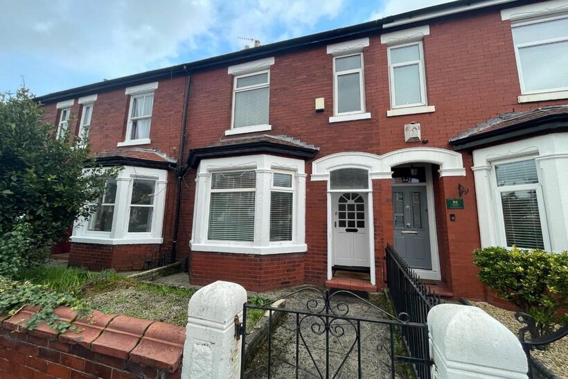 Princes Road, Altrincham 4 bed terraced house to rent - £1,595 pcm (£368 pw)