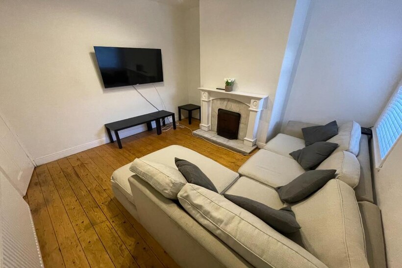 Princes Road, Altrincham 4 bed terraced house to rent - £1,595 pcm (£368 pw)