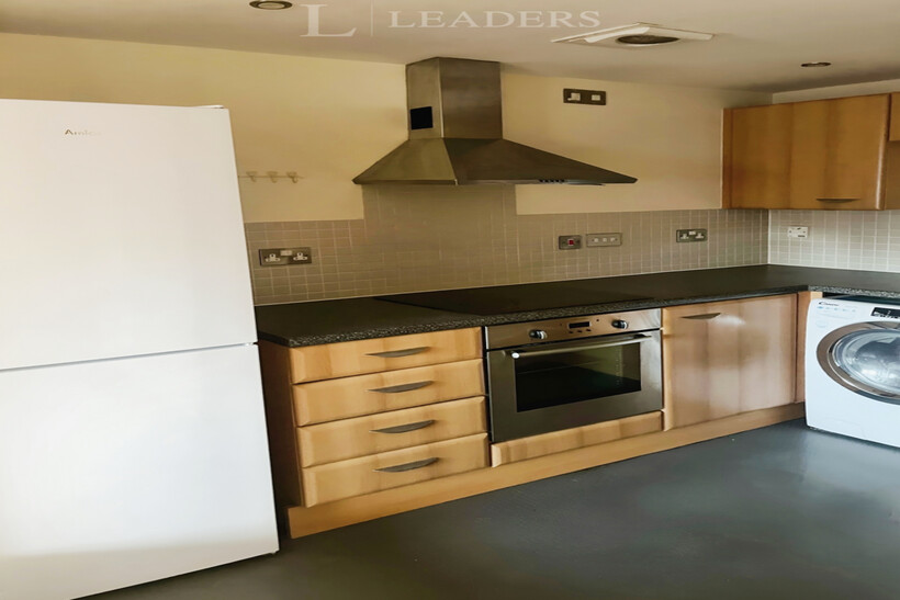 Avoca Court, 142 Cheapside... 2 bed apartment to rent - £925 pcm (£213 pw)