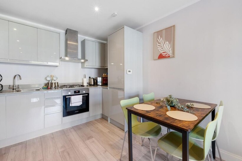 Flat,  West Wycombe Road, High Wycombe 2 bed apartment to rent - £3,990 pcm (£921 pw)