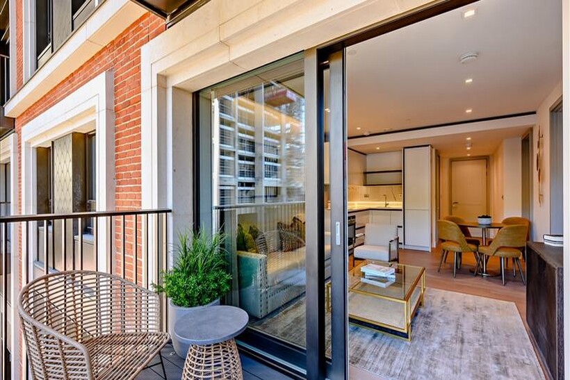 London W2 3 bed flat to rent - £8,233 pcm (£1,900 pw)