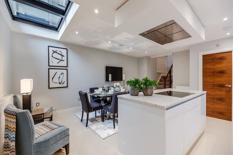 Rainville Road, London W6 2 bed flat to rent - £6,335 pcm (£1,462 pw)