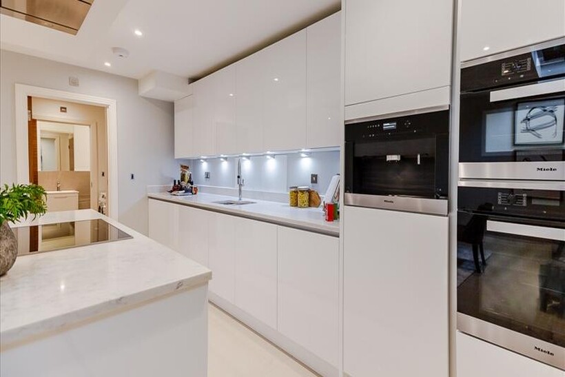 Rainville Road, London W6 2 bed flat to rent - £6,335 pcm (£1,462 pw)