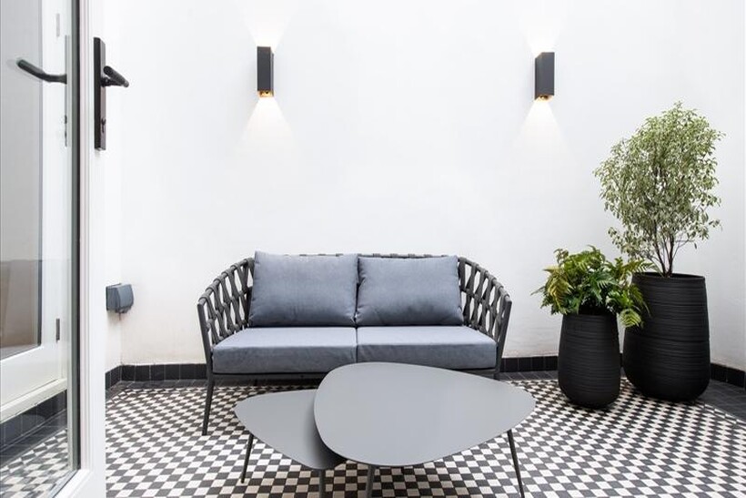 Prince of Wales Terrace, London W8 2 bed flat to rent - £11,700 pcm (£2,700 pw)