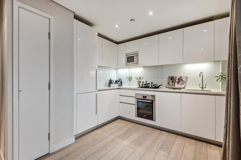 London W2 3 bed apartment to rent - £8,017 pcm (£1,850 pw)