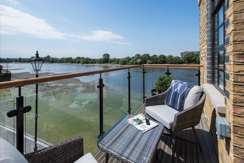 Rainville Road, London W6 3 bed flat to rent - £8,667 pcm (£2,000 pw)
