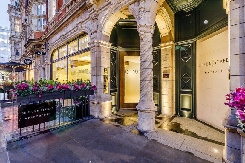 Duke Street, London, W1 3 bed apartment to rent - £25,567 pcm (£5,900 pw)