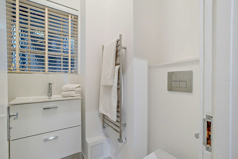 London SW3 1 bed apartment to rent - £3,423 pcm (£790 pw)