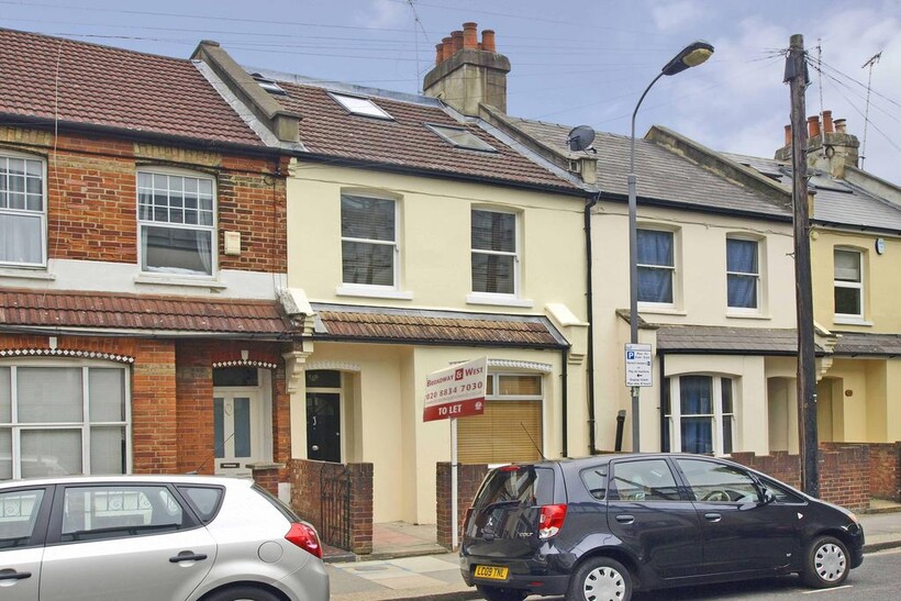 Claybrook Road,  London, W6 4 bed terraced house to rent - £4,350 pcm (£1,004 pw)