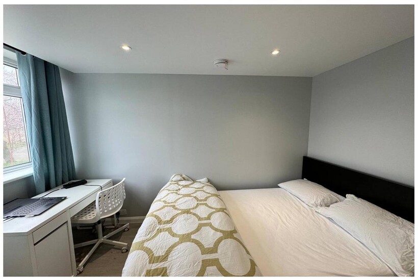 Bedrooom 5.jpg