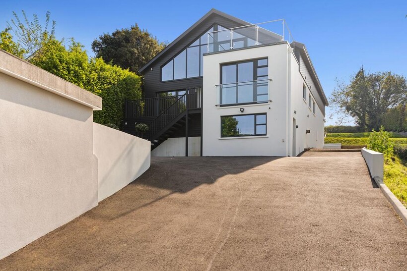 Villa Montcontour, St Martin 4 bed detached house to rent - £9,000 pcm (£2,077 pw)