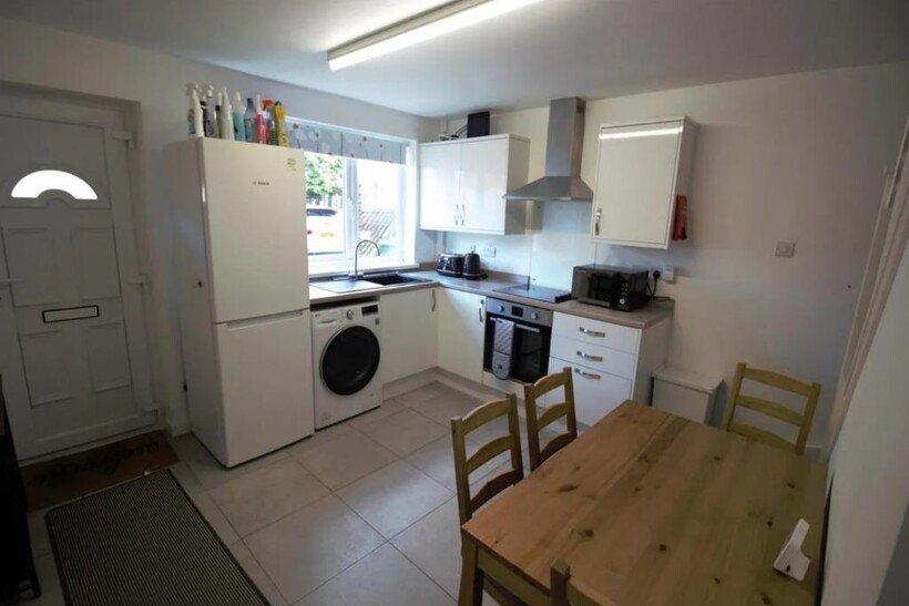Montpellier Road, Nottingham NG7 3 bed semi-detached house to rent - £1,040 pcm (£240 pw)